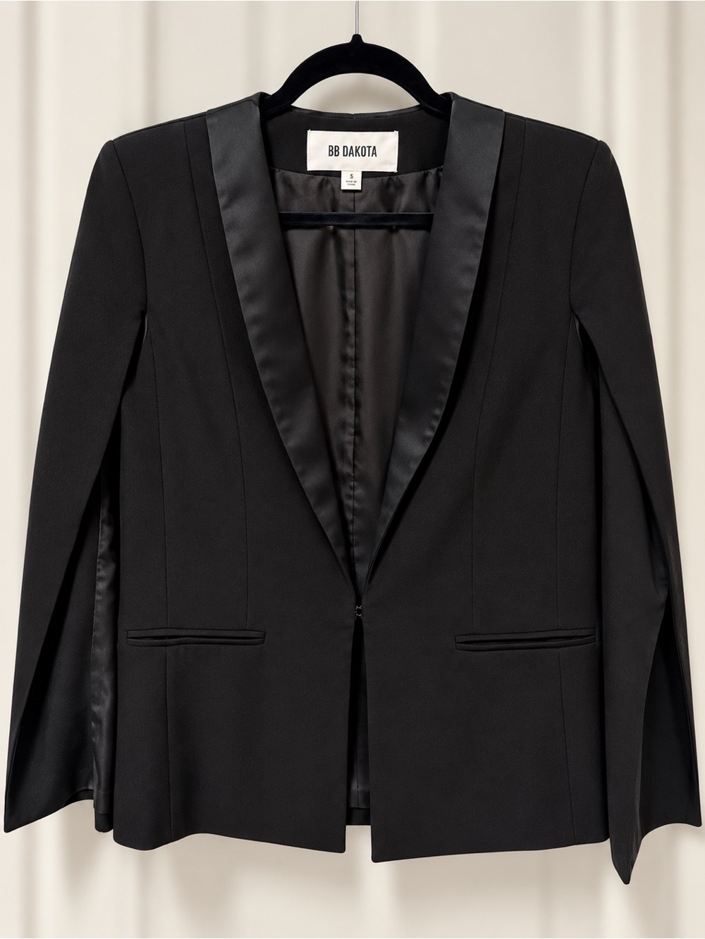 BB Dakota Women's Black Satin-Trim Cape/Blazer